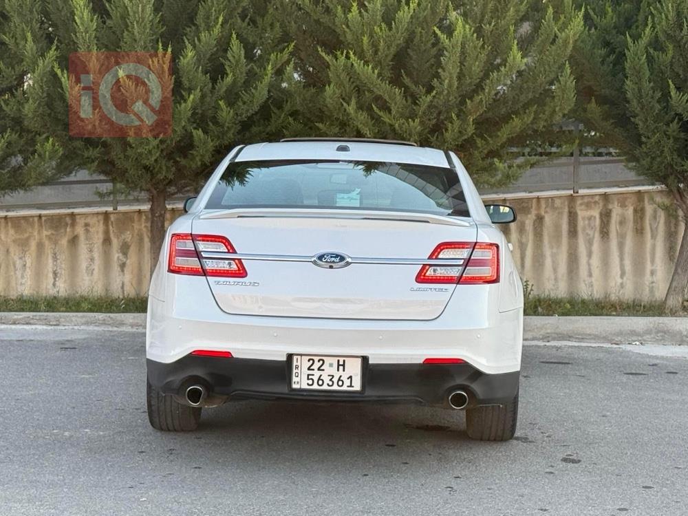 Ford Taurus